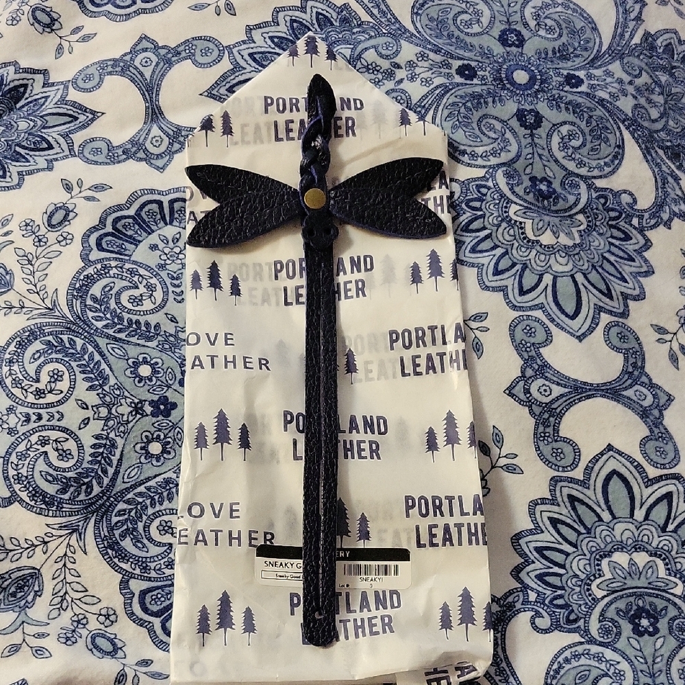 Portland Leather Goods  Cobalt Dragonfly Tassel Bag Flair Hard To Find NEW